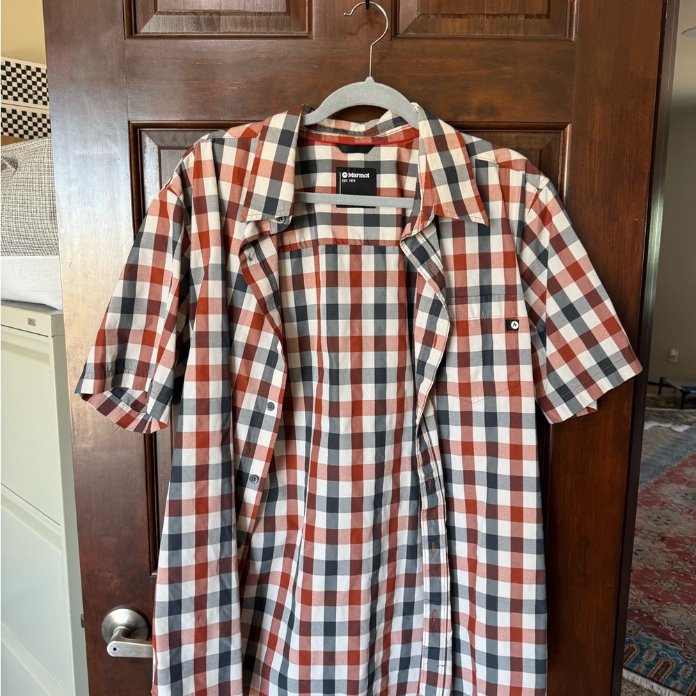 Marmot Men's Short-Sleeve Plaid Button-Down in Rust, Black & White